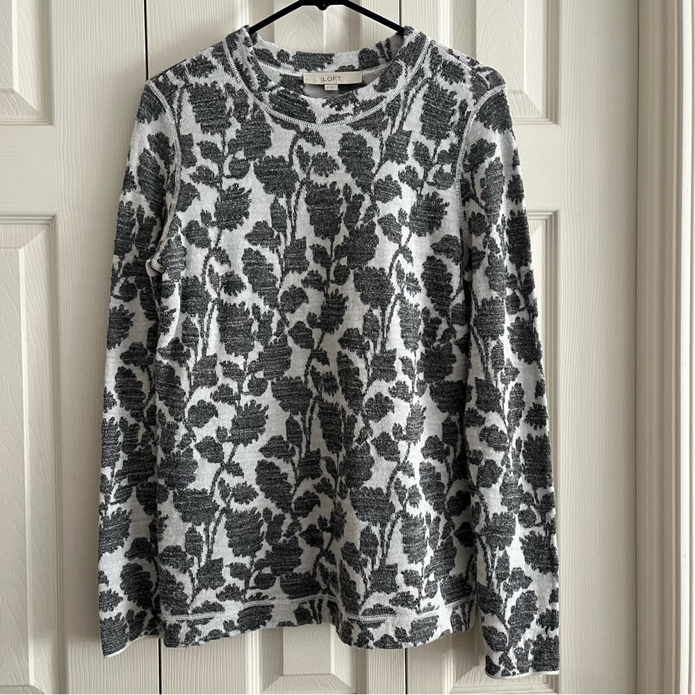 LOFT Gray and Black Floral Women Sweater